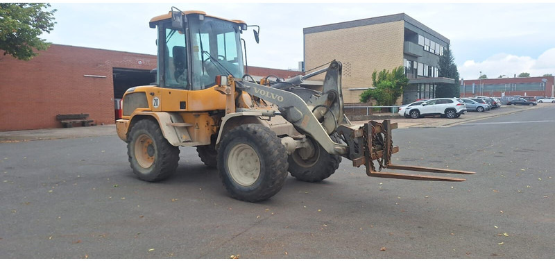 Volvo L30G - Gumikerekes homlokrakodó: 1 kép. Volvo L30G - Gumikerekes homlokrakodó: 1 kép.