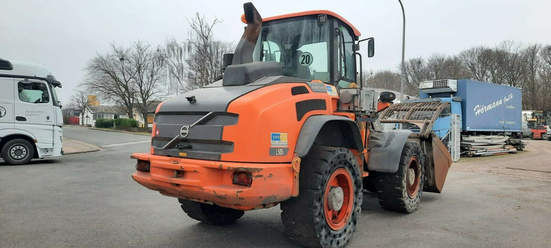 Volvo L50 G-IP Radlader - Gumikerekes homlokrakodó: 2 kép. Volvo L50 G-IP Radlader - Gumikerekes homlokrakodó: 2 kép.