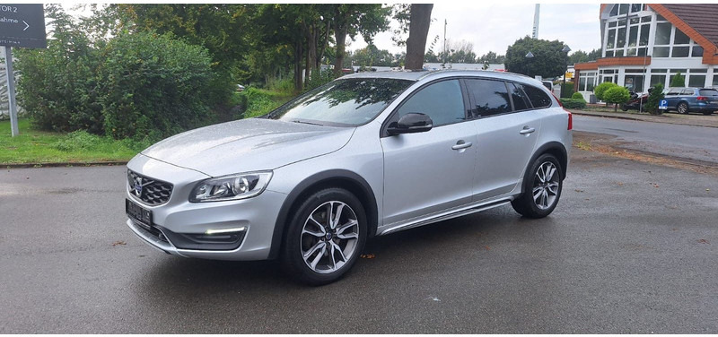 Volvo V60 Cross Country Summum AWD - Autó: 4 kép. Volvo V60 Cross Country Summum AWD - Autó: 4 kép.