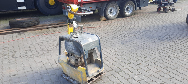 Wacker Rüttelplatte DPU 3050H - Lapvibrátor: 1 kép. Wacker Rüttelplatte DPU 3050H - Lapvibrátor: 1 kép.
