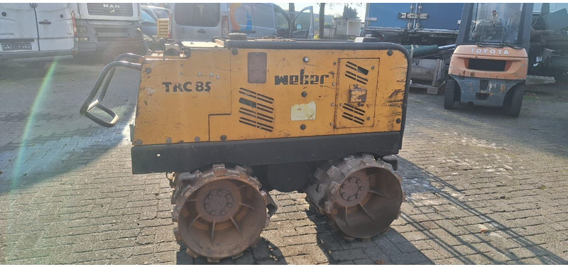 Weber TRC85 Walze - Talajtömörítő: 2 kép. Weber TRC85 Walze - Talajtömörítő: 2 kép.