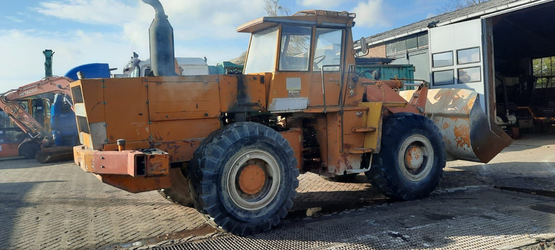 Zettelmeyer ZL2000 - Gumikerekes homlokrakodó: 4 kép. Zettelmeyer ZL2000 - Gumikerekes homlokrakodó: 4 kép.