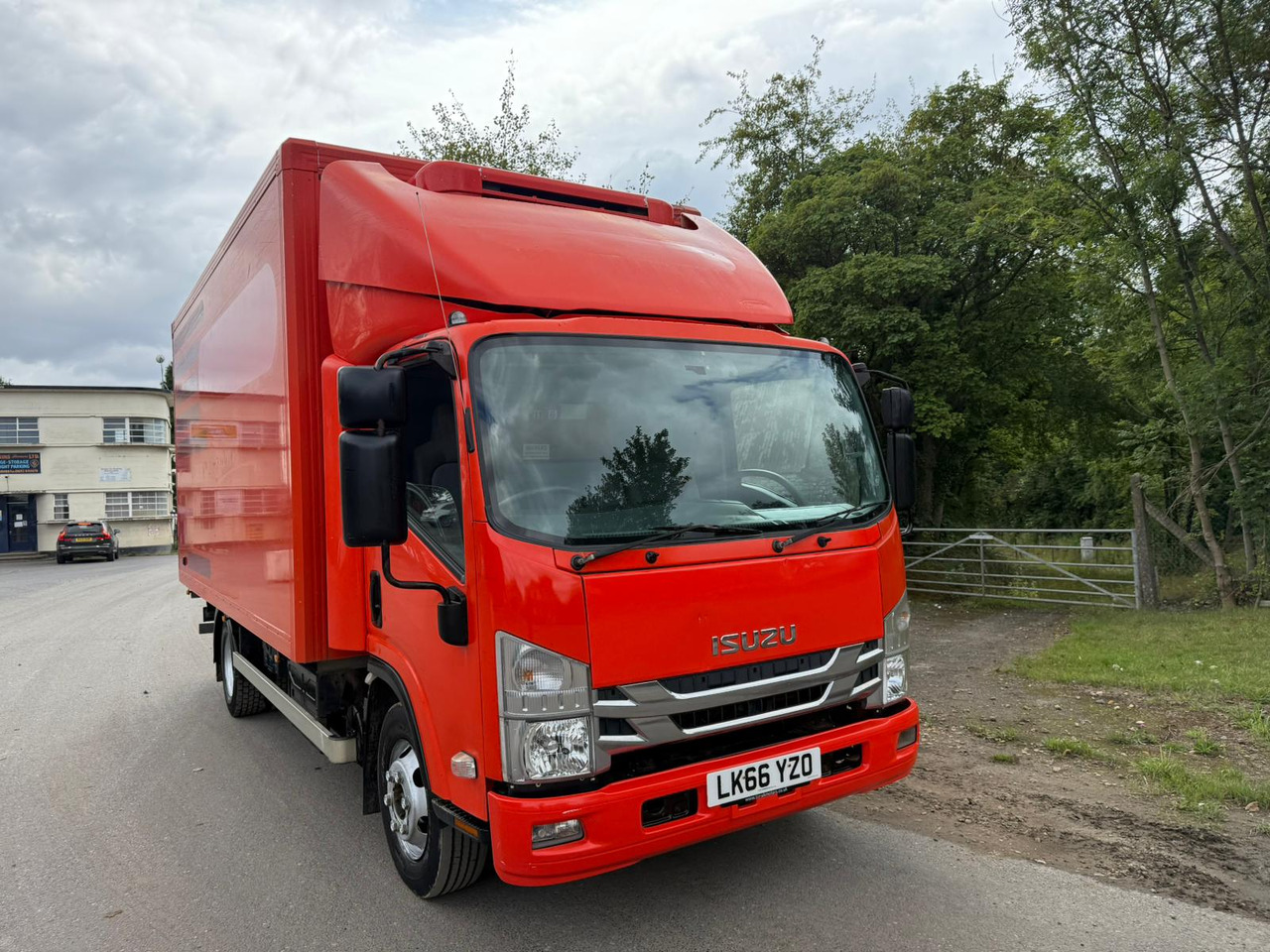 2016 Izuzu Refrigerated Truck - Hűtős teherautó: 2 kép. 2016 Izuzu Refrigerated Truck - Hűtős teherautó: 2 kép.