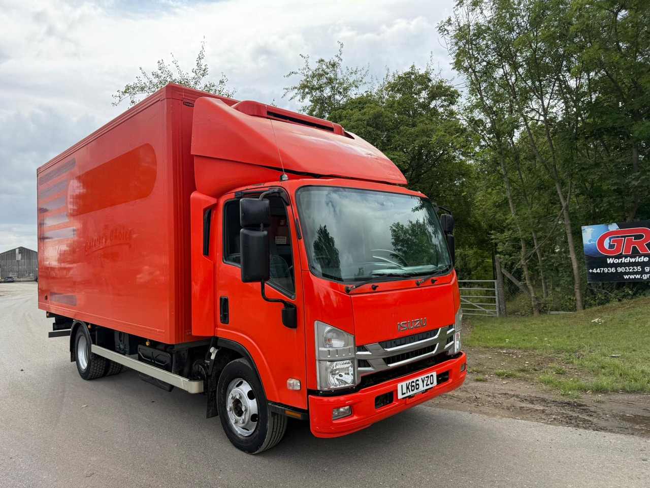 2016 Izuzu Refrigerated Truck - Hűtős teherautó: 5 kép. 2016 Izuzu Refrigerated Truck - Hűtős teherautó: 5 kép.