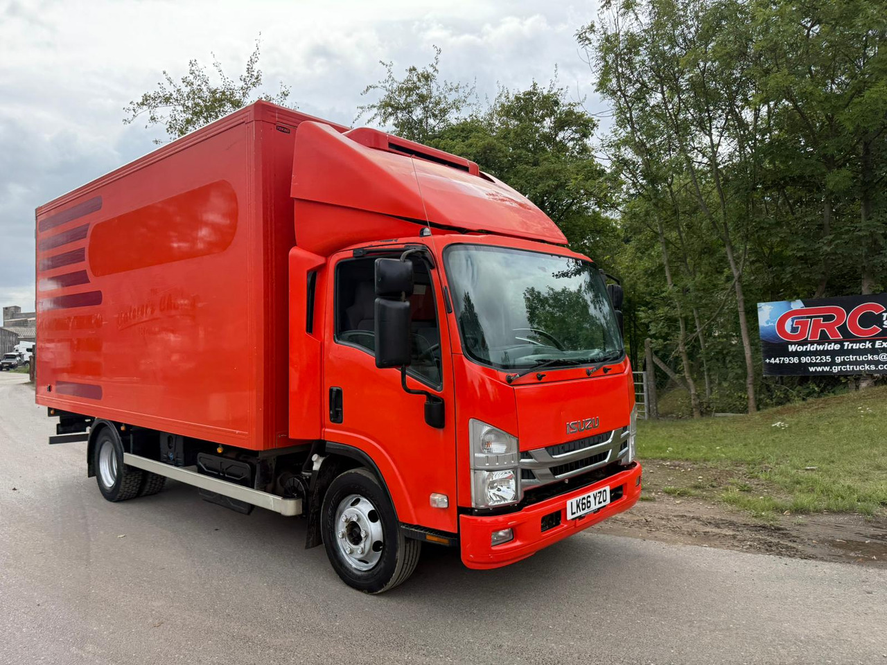2016 Izuzu Refrigerated Truck - Hűtős teherautó: 4 kép. 2016 Izuzu Refrigerated Truck - Hűtős teherautó: 4 kép.
