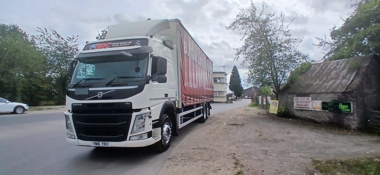 2016 Volvo FM 330 Curtainside Truck - Ponyvás teherautó: 4 kép. 2016 Volvo FM 330 Curtainside Truck - Ponyvás teherautó: 4 kép.