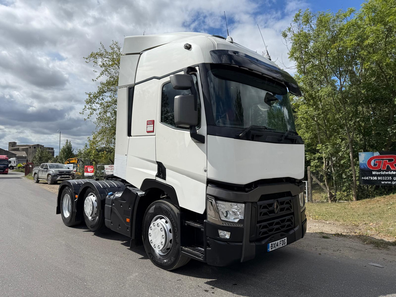 2014 Renault T460 Tractor Unit - Nyergesvontató: 3 kép. 2014 Renault T460 Tractor Unit - Nyergesvontató: 3 kép.