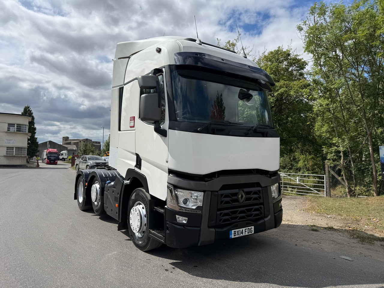 2014 Renault T460 Tractor Unit - Nyergesvontató: 1 kép. 2014 Renault T460 Tractor Unit - Nyergesvontató: 1 kép.