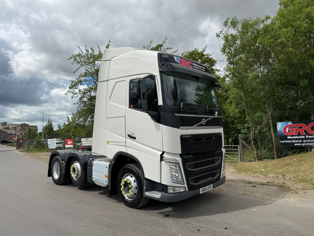 2015 Volvo FH 460 Tractor Unit - Nyergesvontató: 4 kép. 2015 Volvo FH 460 Tractor Unit - Nyergesvontató: 4 kép.
