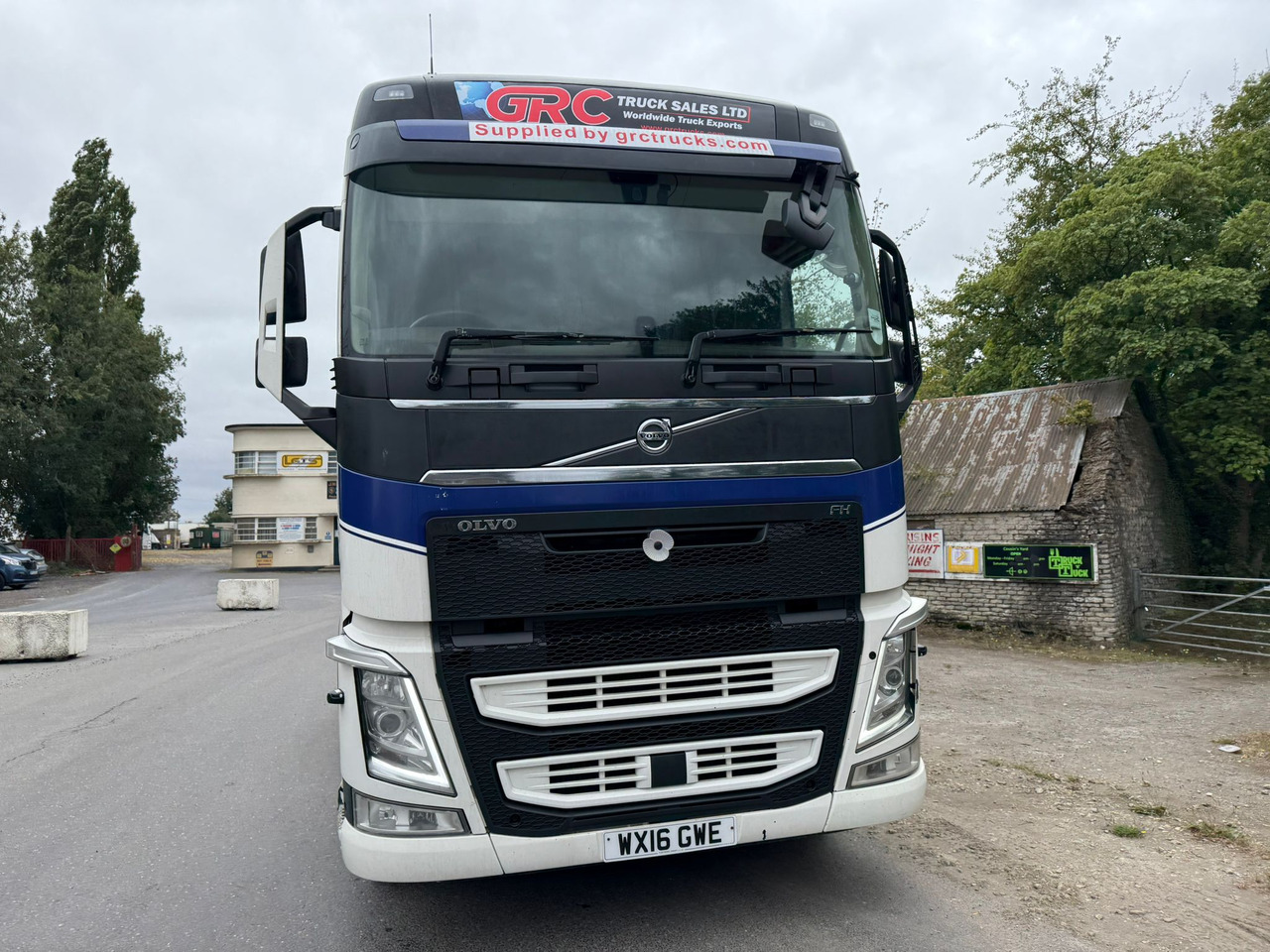 2016 Volvo FH 460 Tractor Unit - Nyergesvontató: 4 kép. 2016 Volvo FH 460 Tractor Unit - Nyergesvontató: 4 kép.