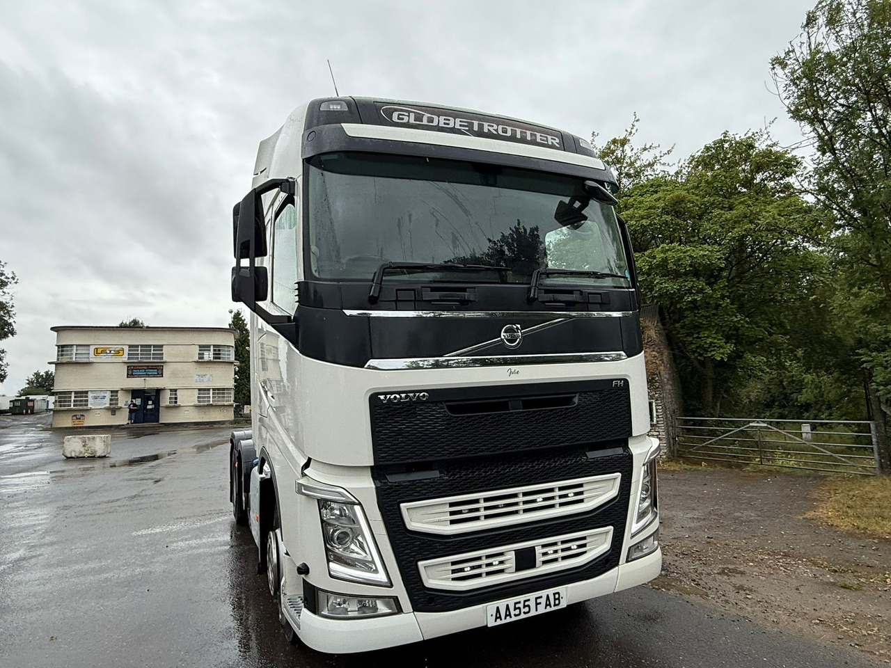 2016 Volvo FH 460 Tractor Unit - Nyergesvontató: 2 kép. 2016 Volvo FH 460 Tractor Unit - Nyergesvontató: 2 kép.