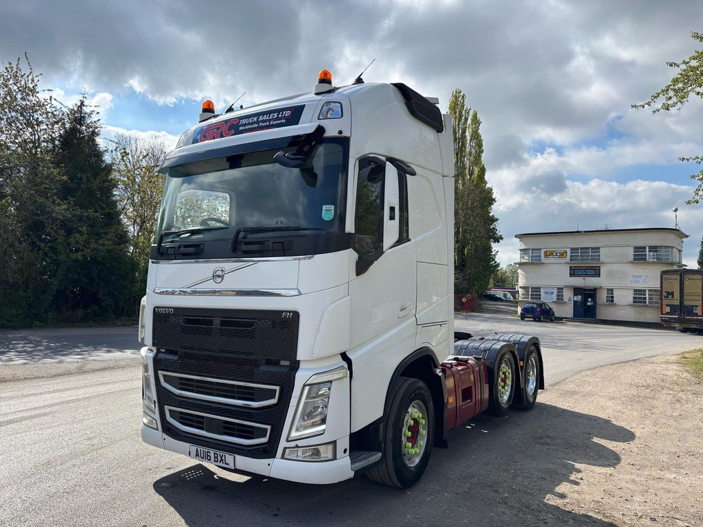 2016 Volvo FH 500 Tractor Unit - Nyergesvontató: 3 kép. 2016 Volvo FH 500 Tractor Unit - Nyergesvontató: 3 kép.