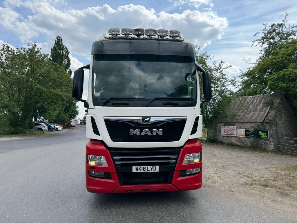 2018 MAN TGX 26 Tractor Unit - Nyergesvontató: 4 kép. 2018 MAN TGX 26 Tractor Unit - Nyergesvontató: 4 kép.
