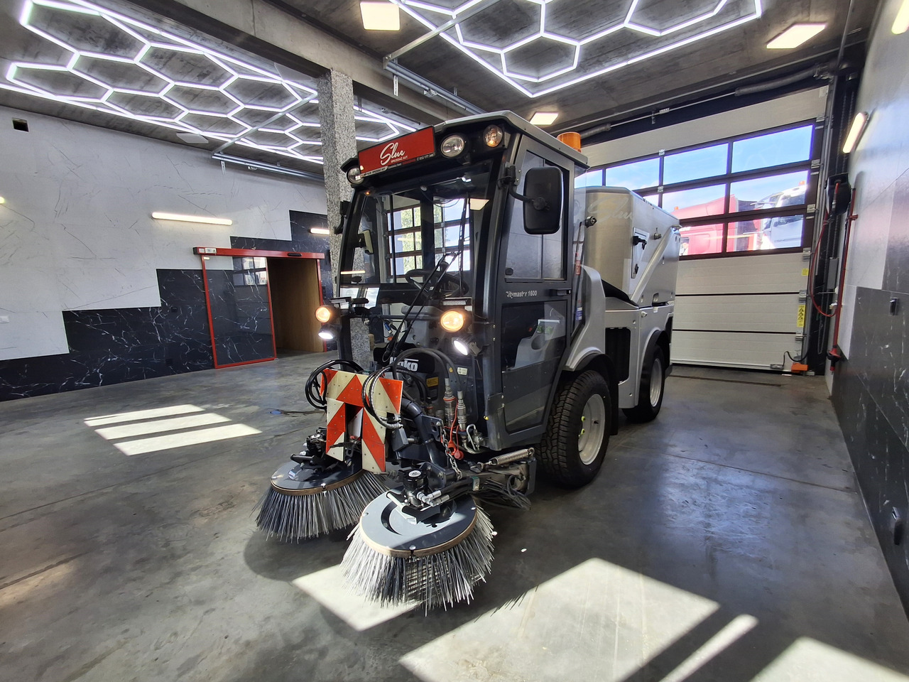 HAKO Citymaster 1600 Kehrmaschine Zamiatarka PM2.5 Euro 6 2019r - Utcaseprő gép: 5 kép. HAKO Citymaster 1600 Kehrmaschine Zamiatarka PM2.5 Euro 6 2019r - Utcaseprő gép: 5 kép.