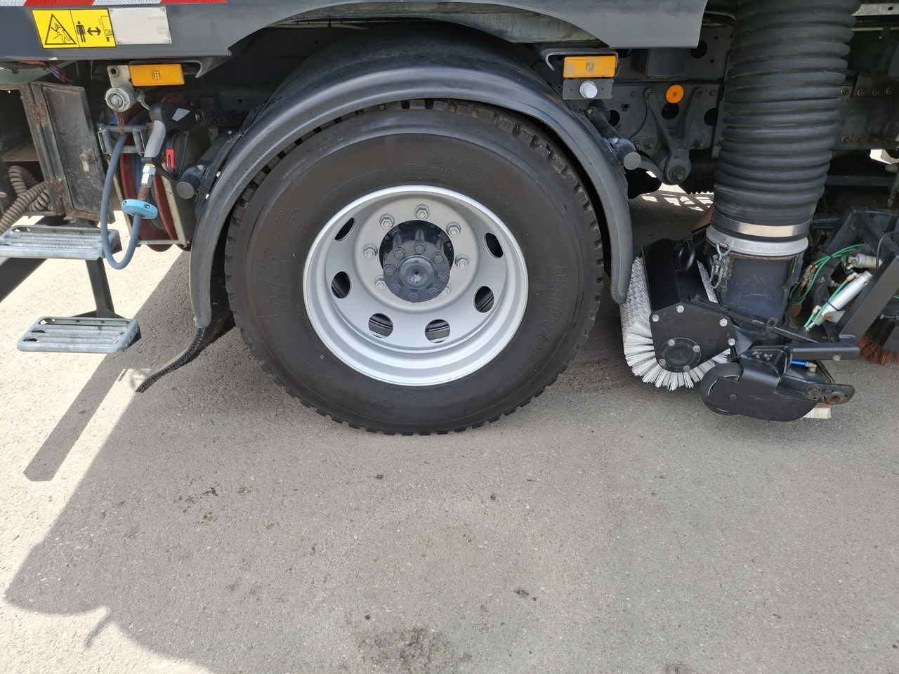 Utcaseprő gép MERCEDES-BENZ Atego 1523 Zamiatarka Kehrmaschine Schmidt SK600 Karcher 2 Motoren Euro 6 PM10 Rura Do Liści: 21 kép. Utcaseprő gép MERCEDES-BENZ Atego 1523 Zamiatarka Kehrmaschine Schmidt SK600 Karcher 2 Motoren Euro 6 PM10 Rura Do Liści: 21 kép.