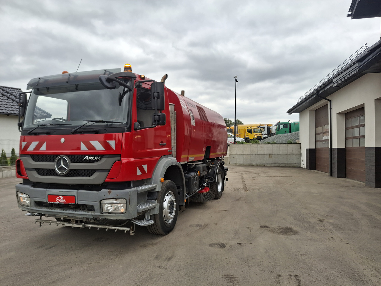 MERCEDES-BENZ Axor 1829 Zamiatarka Kehrmaschine BUCHER 2 Motoren Karcher PM10 Odchwaszczarka Sweeper - Utcaseprő gép: 2 kép. MERCEDES-BENZ Axor 1829 Zamiatarka Kehrmaschine BUCHER 2 Motoren Karcher PM10 Odchwaszczarka Sweeper - Utcaseprő gép: 2 kép.