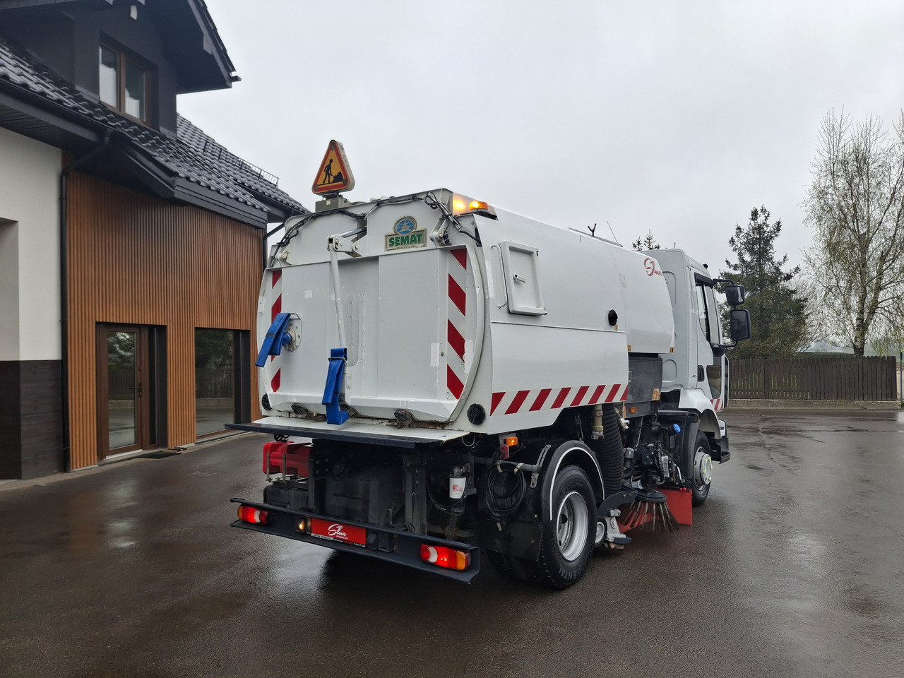 RENAULT Midlum 220 Zamiatarka Kehrmaschine Johnston 2 Motoren Szczotki L/R - Utcaseprő gép: 4 kép. RENAULT Midlum 220 Zamiatarka Kehrmaschine Johnston 2 Motoren Szczotki L/R - Utcaseprő gép: 4 kép.