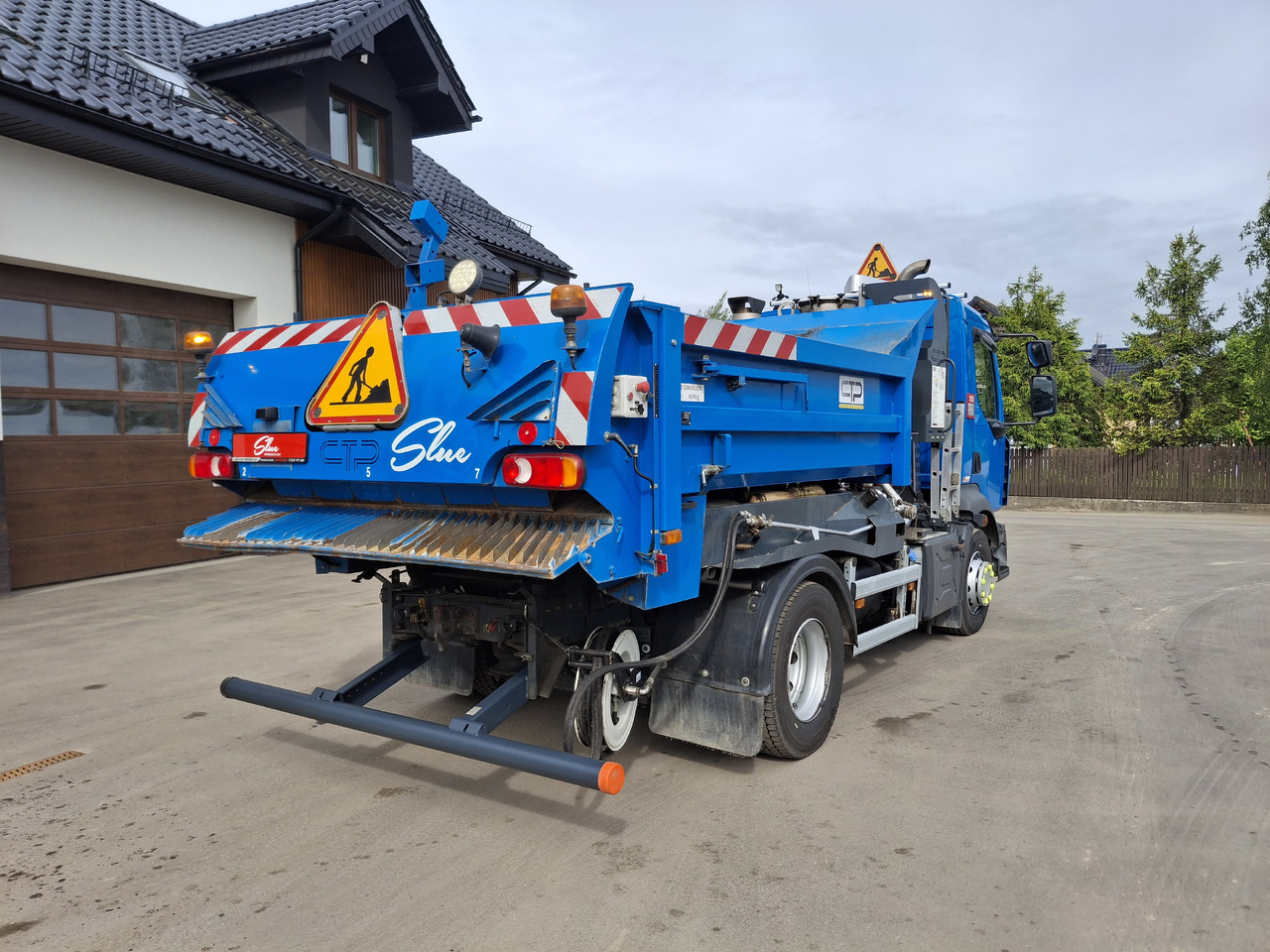 Renault D16 - Bitumenszóró: 3 kép. Renault D16 - Bitumenszóró: 3 kép.