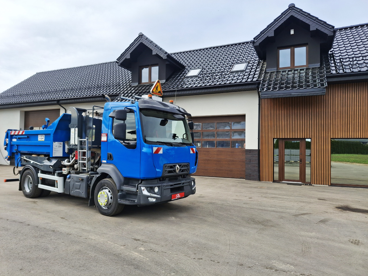 Renault D16 - Bitumenszóró: 1 kép. Renault D16 - Bitumenszóró: 1 kép.