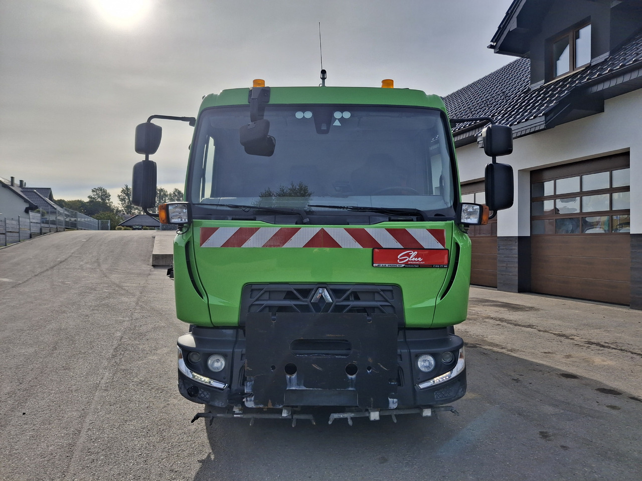 RENAULT D16 Polewaczka Karcher Straßenwaschanlage Euro 6 - Többcélú/ Speciális jármű: 2 kép. RENAULT D16 Polewaczka Karcher Straßenwaschanlage Euro 6 - Többcélú/ Speciális jármű: 2 kép.