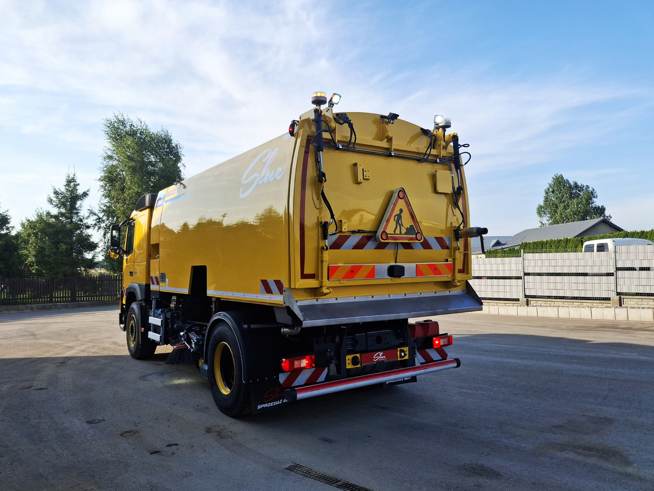 VOLVO FMX 420 Zamiatarka Kehrmaschine Euro 6 PM2.5 BROCK VS 7 TECH Karcher L/R 2145 Mth 2021r - Utcaseprő gép: 4 kép. VOLVO FMX 420 Zamiatarka Kehrmaschine Euro 6 PM2.5 BROCK VS 7 TECH Karcher L/R 2145 Mth 2021r - Utcaseprő gép: 4 kép.