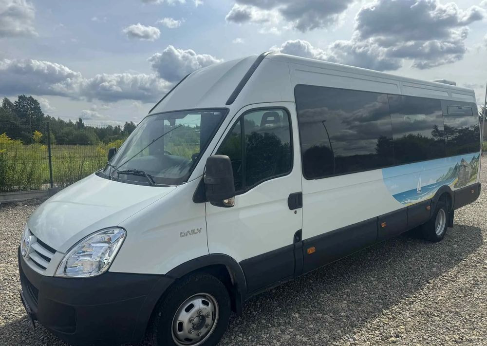 Iveco Daily - Minibusz, Kisbusz: 3 kép. Iveco Daily - Minibusz, Kisbusz: 3 kép.