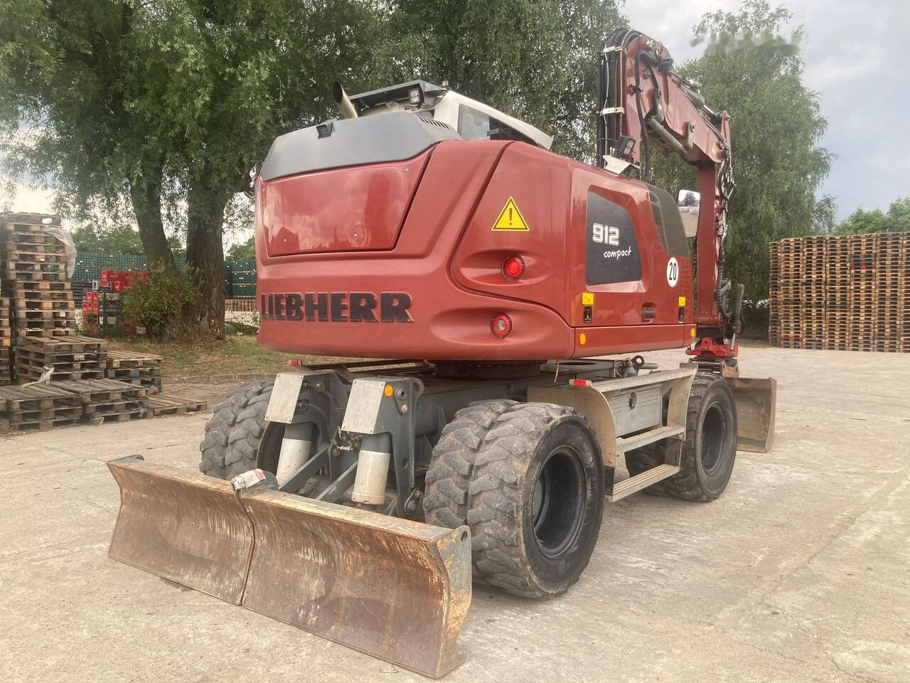 Liebherr A 912 Compact Rotator R4 lízing Liebherr A 912 Compact Rotator R4: 10 kép.