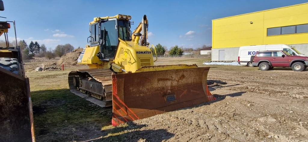 Komatsu D 61 PX -24 - Buldózer: 5 kép. Komatsu D 61 PX -24 - Buldózer: 5 kép.