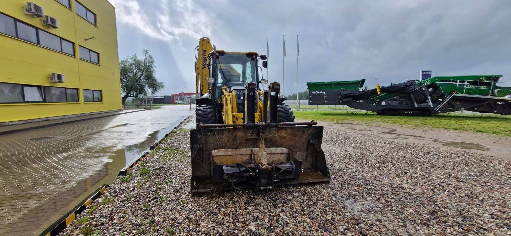 Komatsu WB 97 R-8 - Kotrórakodó: 5 kép. Komatsu WB 97 R-8 - Kotrórakodó: 5 kép.