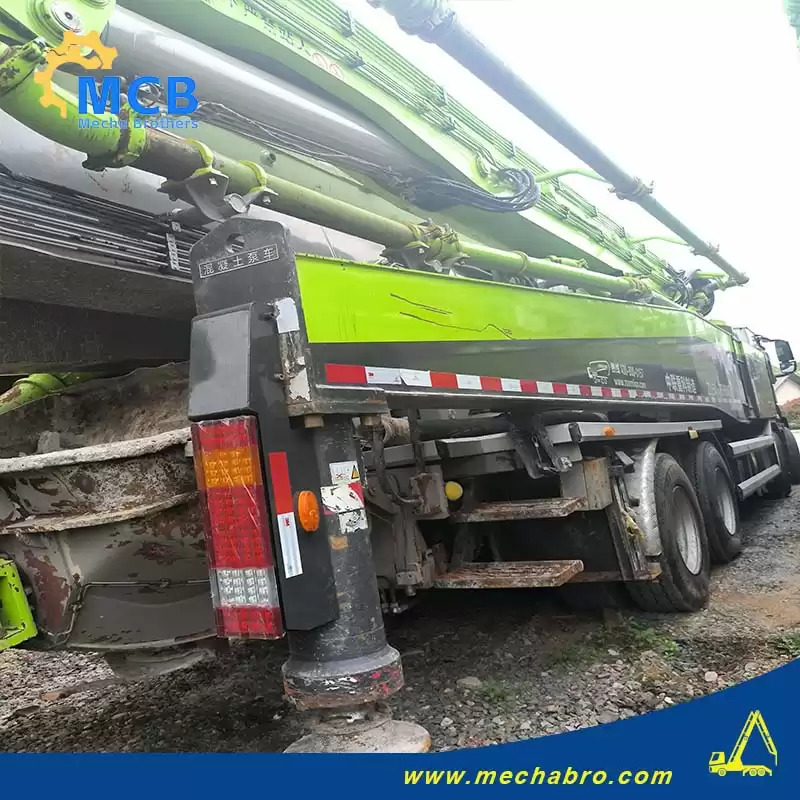 ZOOMLION ZLJ5440THBKF - Betonpumpa: 4 kép. ZOOMLION ZLJ5440THBKF - Betonpumpa: 4 kép.
