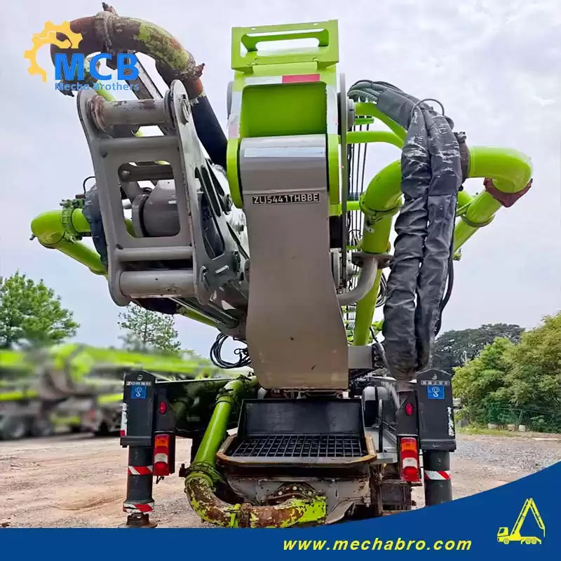 ZOOMLION ZLJ5441THBBE - Betonpumpa: 4 kép. ZOOMLION ZLJ5441THBBE - Betonpumpa: 4 kép.