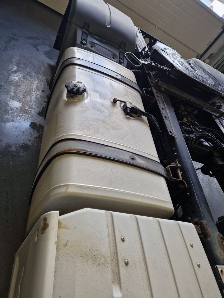 Üzemanyag tartály - Teherautó MAN Euro 6 Tank Dieseltank Kraftstofftank 580l: 1 kép.