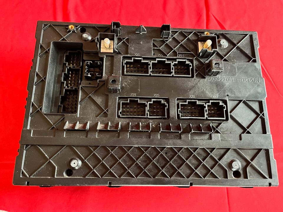 Mercedes Actros A 0014462758 Steuergerät SAM Cabin Control Unit - Biztosíték - Teherautó: 3 kép. Mercedes Actros A 0014462758 Steuergerät SAM Cabin Control Unit - Biztosíték - Teherautó: 3 kép.