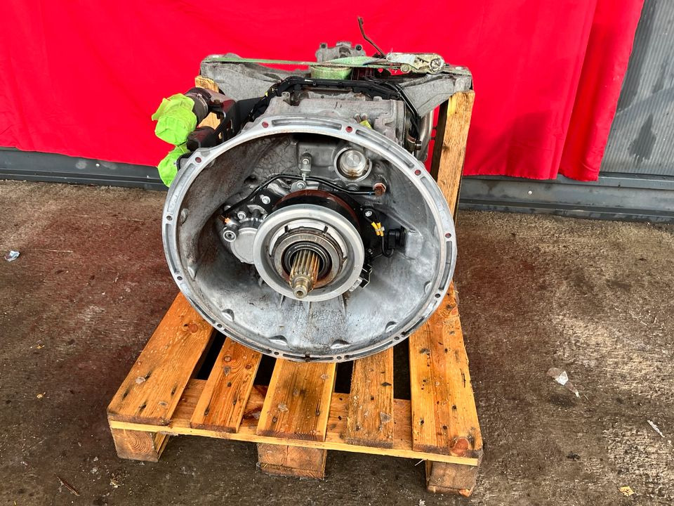 Mercedes G211-12 715.352 Getriebe Gearbox - Sebességváltó - Teherautó: 1 kép. Mercedes G211-12 715.352 Getriebe Gearbox - Sebességváltó - Teherautó: 1 kép.