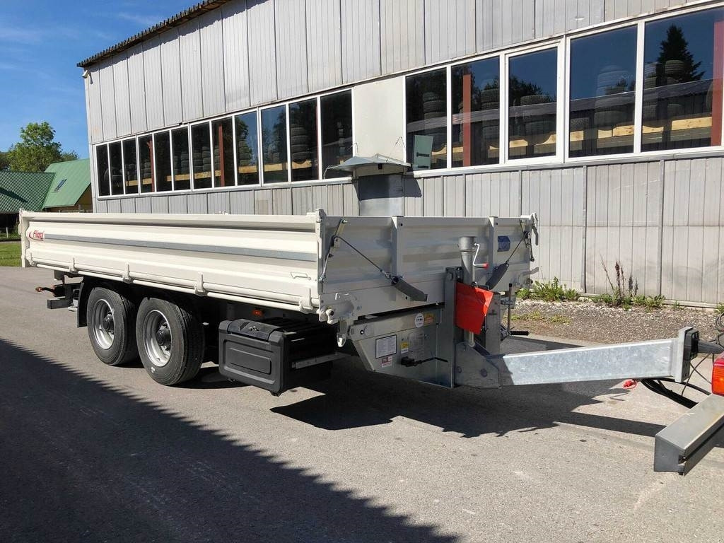 Fliegl TSK 118 3-WAY TIP  - Pótkocsi billenőplatós: 4 kép. Fliegl TSK 118 3-WAY TIP  - Pótkocsi billenőplatós: 4 kép.