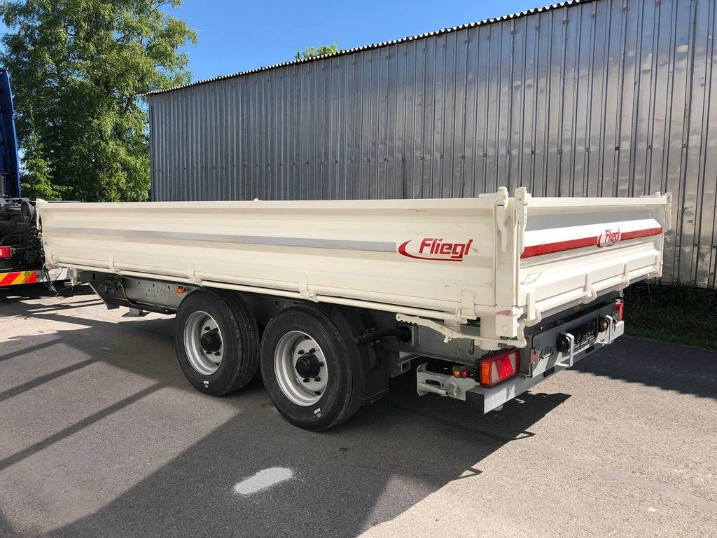 Fliegl TSK 118 3-WAY TIP - Pótkocsi billenőplatós: 2 kép. Fliegl TSK 118 3-WAY TIP - Pótkocsi billenőplatós: 2 kép.