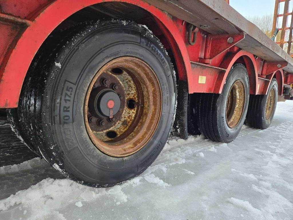 King GTS 44 - Félpótkocsi mélybölcsős: 4 kép. King GTS 44 - Félpótkocsi mélybölcsős: 4 kép.