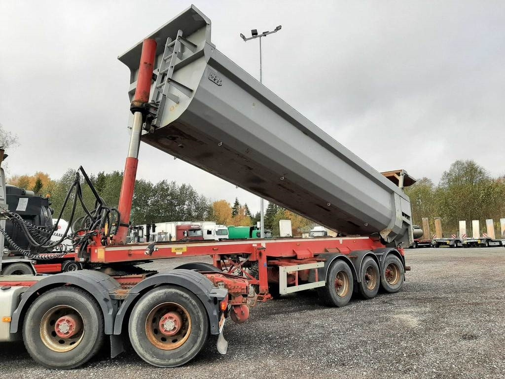 Langendorf SKS-HS 25/33 - Félpótkocsi billenőplatós: 1 kép. Langendorf SKS-HS 25/33 - Félpótkocsi billenőplatós: 1 kép.