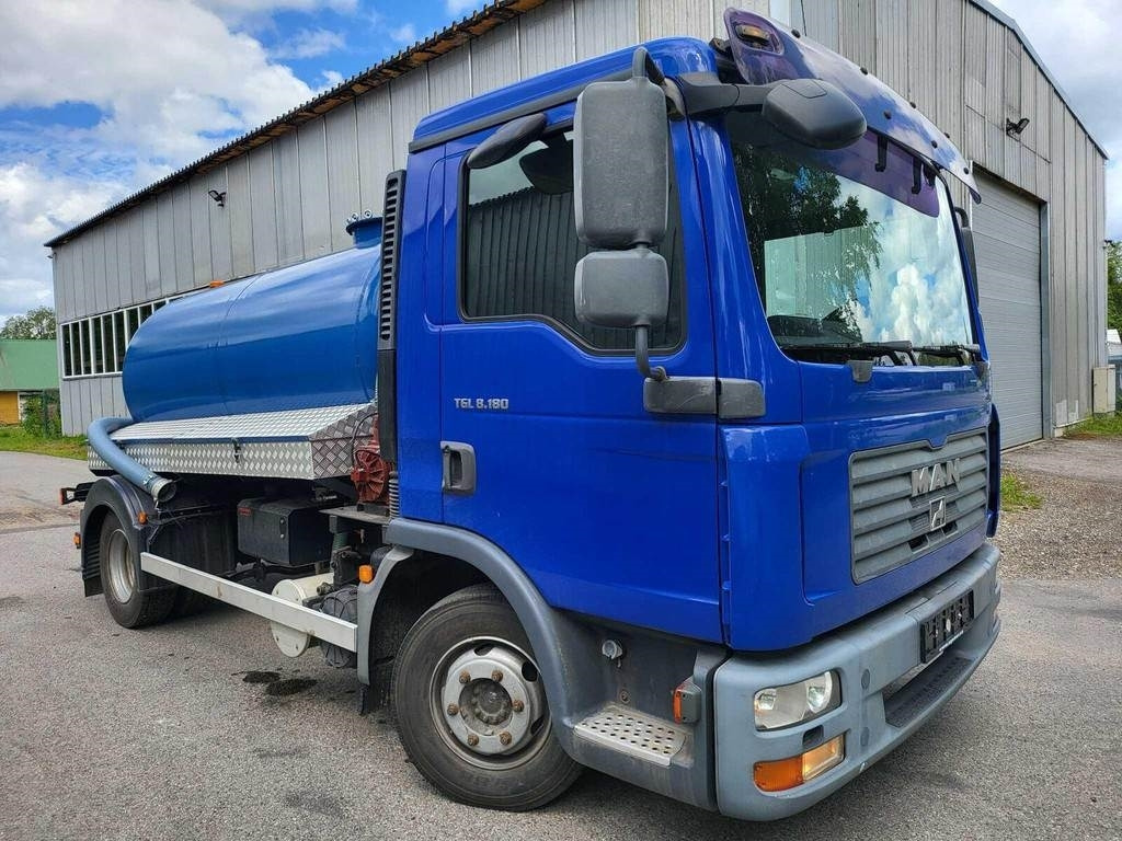 MAN TGL 8.180 4X2 VACUUM 4m³ - Szippantós autó: 5 kép. MAN TGL 8.180 4X2 VACUUM 4m³ - Szippantós autó: 5 kép.