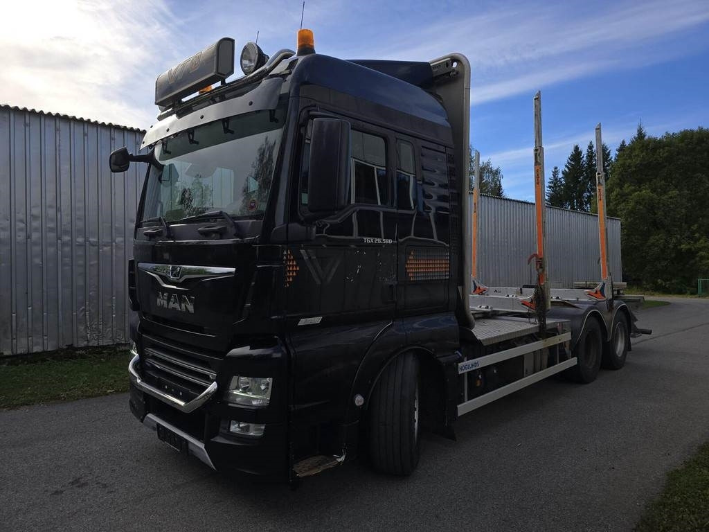 MAN TGX 26.580 6X4 EXTE - Rönkszállító teherautó: 1 kép. MAN TGX 26.580 6X4 EXTE - Rönkszállító teherautó: 1 kép.
