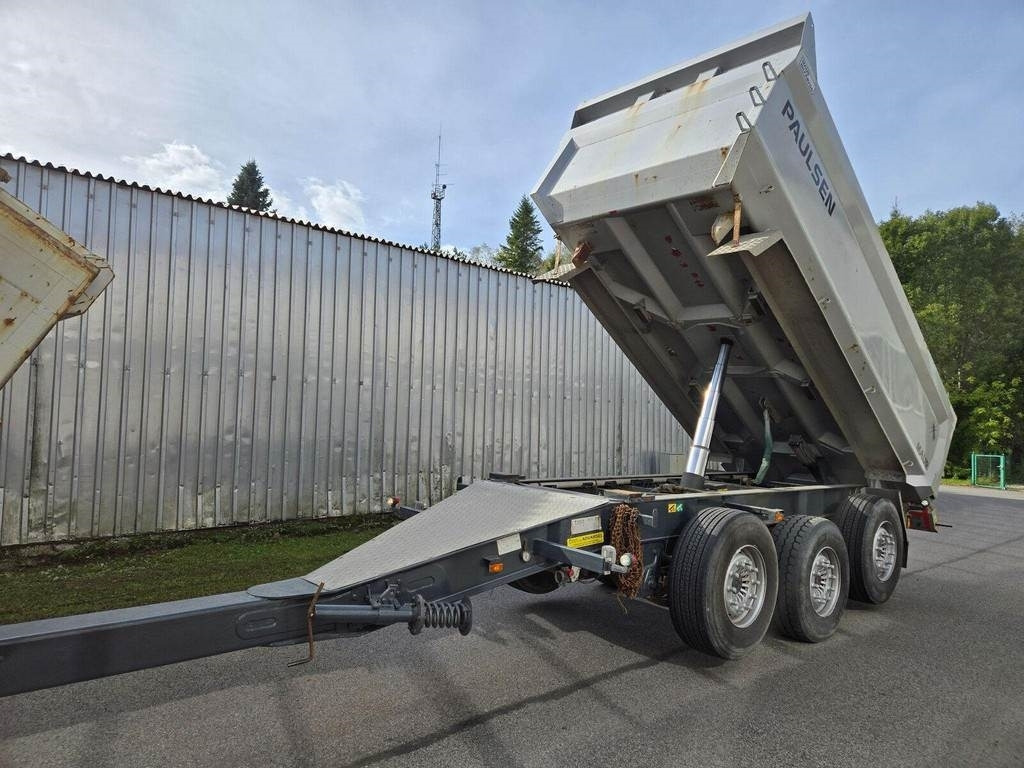 Maur TIPPER TRAILER 3 AXEL - Pótkocsi billenőplatós: 1 kép. Maur TIPPER TRAILER 3 AXEL - Pótkocsi billenőplatós: 1 kép.