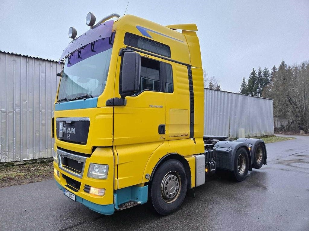 MAN TGX 28.480 6X2-2 BLS HYDRAULICA / ADR - Nyergesvontató: 2 kép. MAN TGX 28.480 6X2-2 BLS HYDRAULICA / ADR - Nyergesvontató: 2 kép.