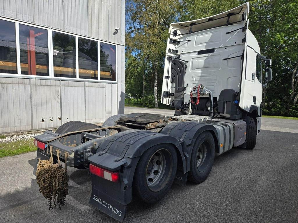 Renault T520 6X2 - Nyergesvontató: 4 kép. Renault T520 6X2 - Nyergesvontató: 4 kép.