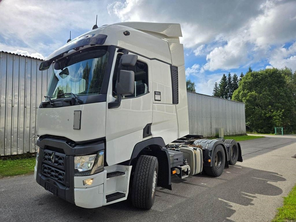 Renault T520 6X2 - Nyergesvontató: 1 kép. Renault T520 6X2 - Nyergesvontató: 1 kép.