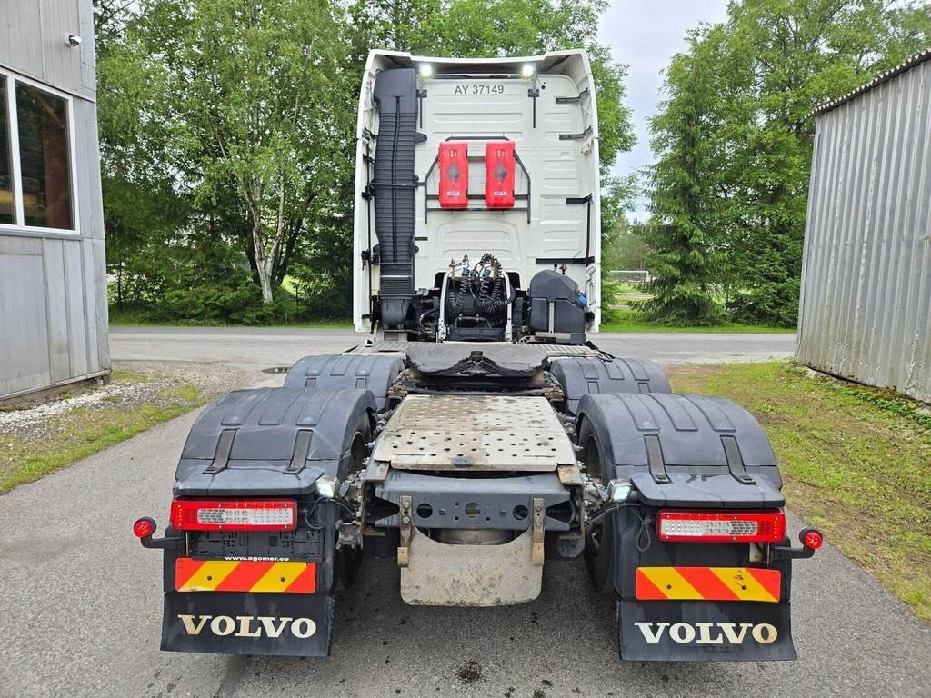 Volvo FH540 DUALCLUTCH 6X2  - Nyergesvontató: 3 kép. Volvo FH540 DUALCLUTCH 6X2  - Nyergesvontató: 3 kép.