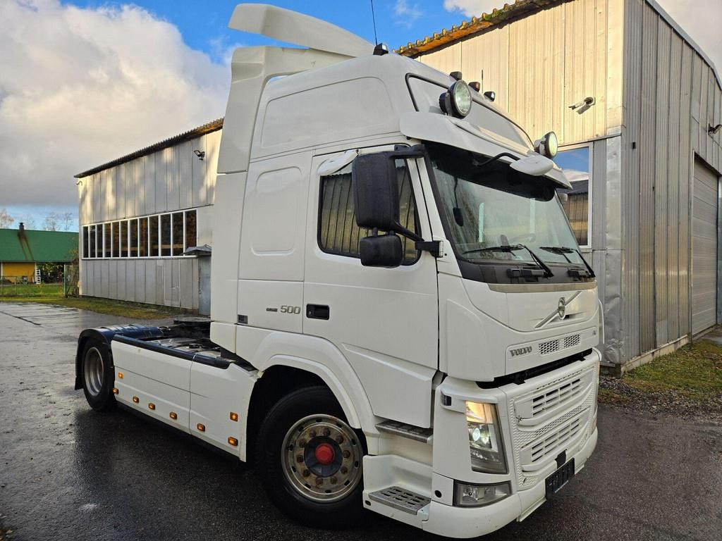Volvo FM500 4X2 - Nyergesvontató: 5 kép. Volvo FM500 4X2 - Nyergesvontató: 5 kép.