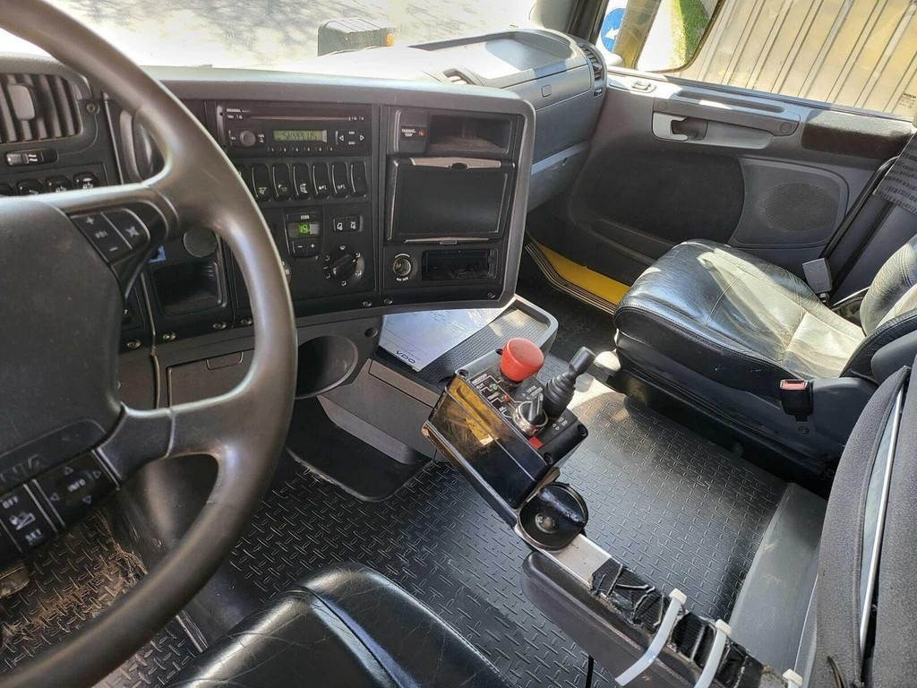 Scania R620 6X2*4 - Billenőplatós teherautó: 3 kép. Scania R620 6X2*4 - Billenőplatós teherautó: 3 kép.