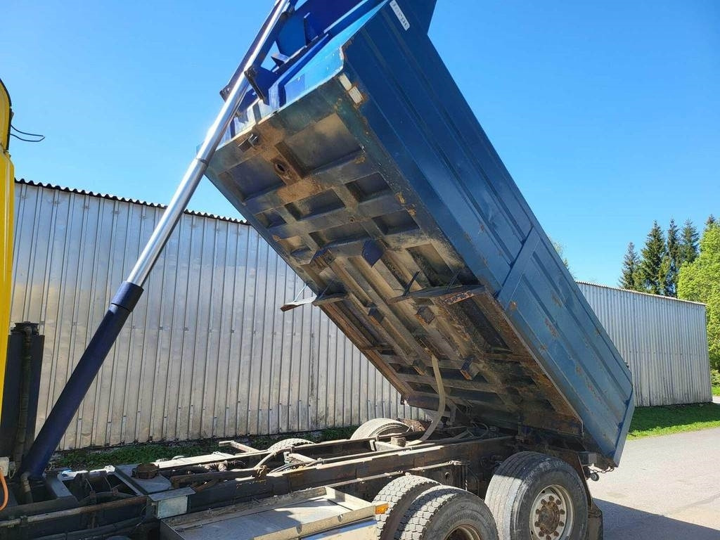 Scania R620 6X2*4 - Billenőplatós teherautó: 2 kép. Scania R620 6X2*4 - Billenőplatós teherautó: 2 kép.