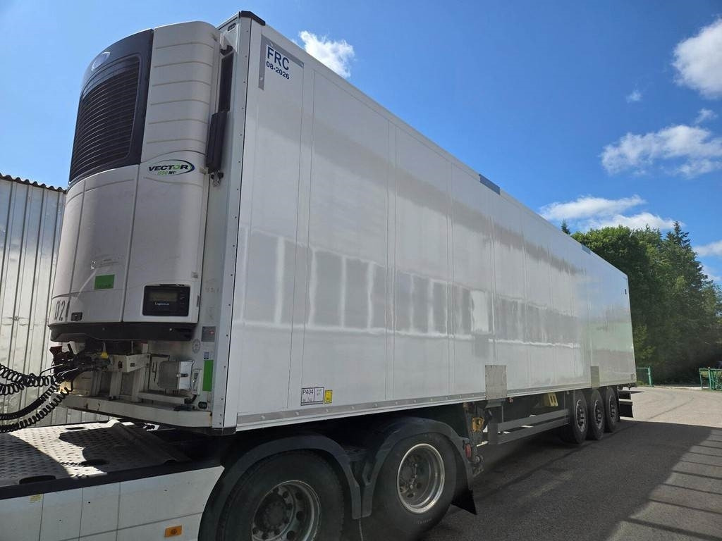 Schmitz Cargobull SKO 24/L-13.4 FP45 COOL DOUBLE STOCK - Félpótkocsi hűtős: 1 kép. Schmitz Cargobull SKO 24/L-13.4 FP45 COOL DOUBLE STOCK - Félpótkocsi hűtős: 1 kép.