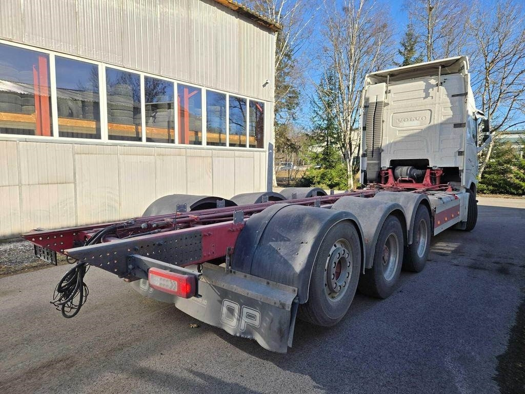 Volvo FH540 8X4 CHASSY - Alvaz teherautó: 4 kép. Volvo FH540 8X4 CHASSY - Alvaz teherautó: 4 kép.
